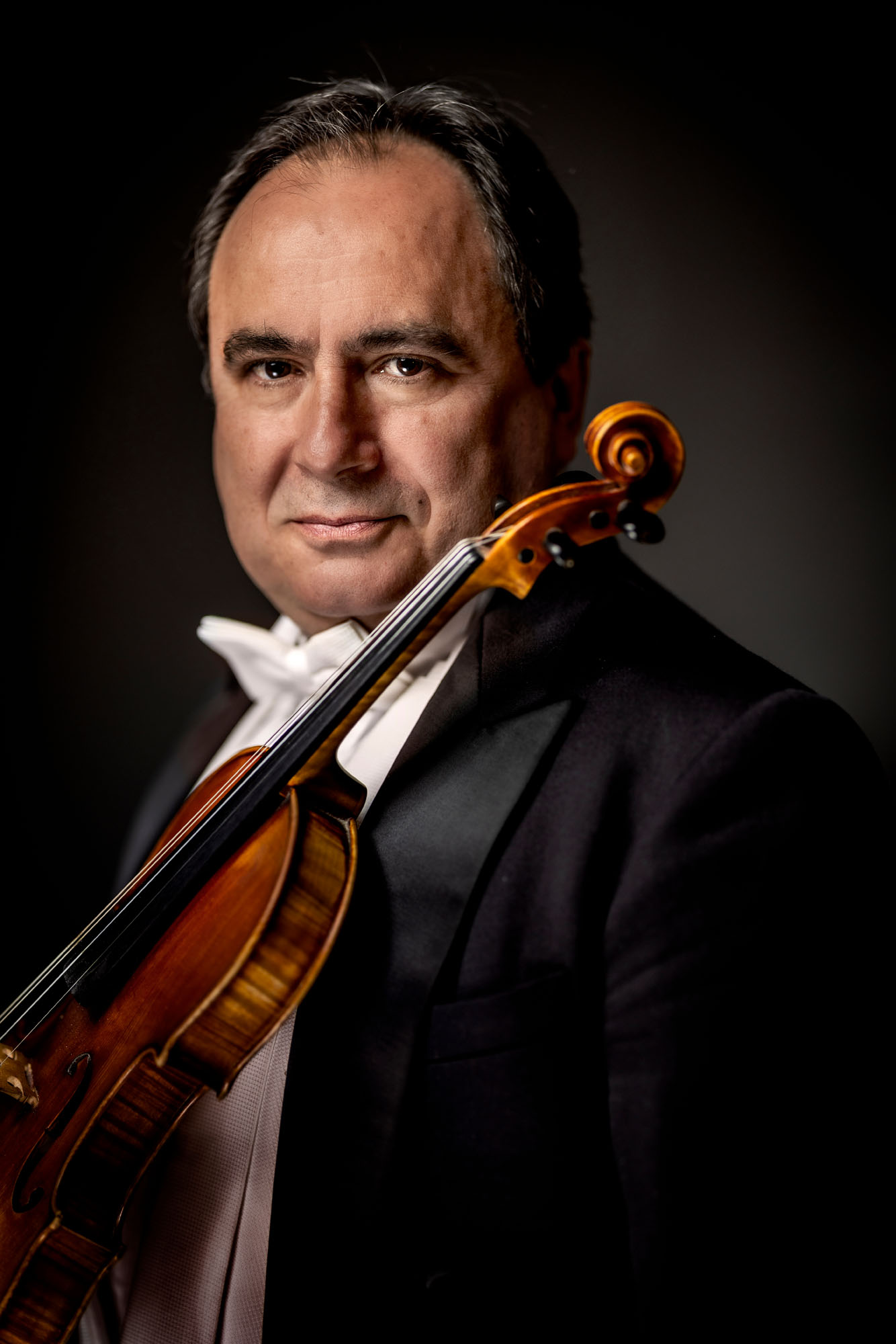 Ivan Neykov, Violinist, Porträt