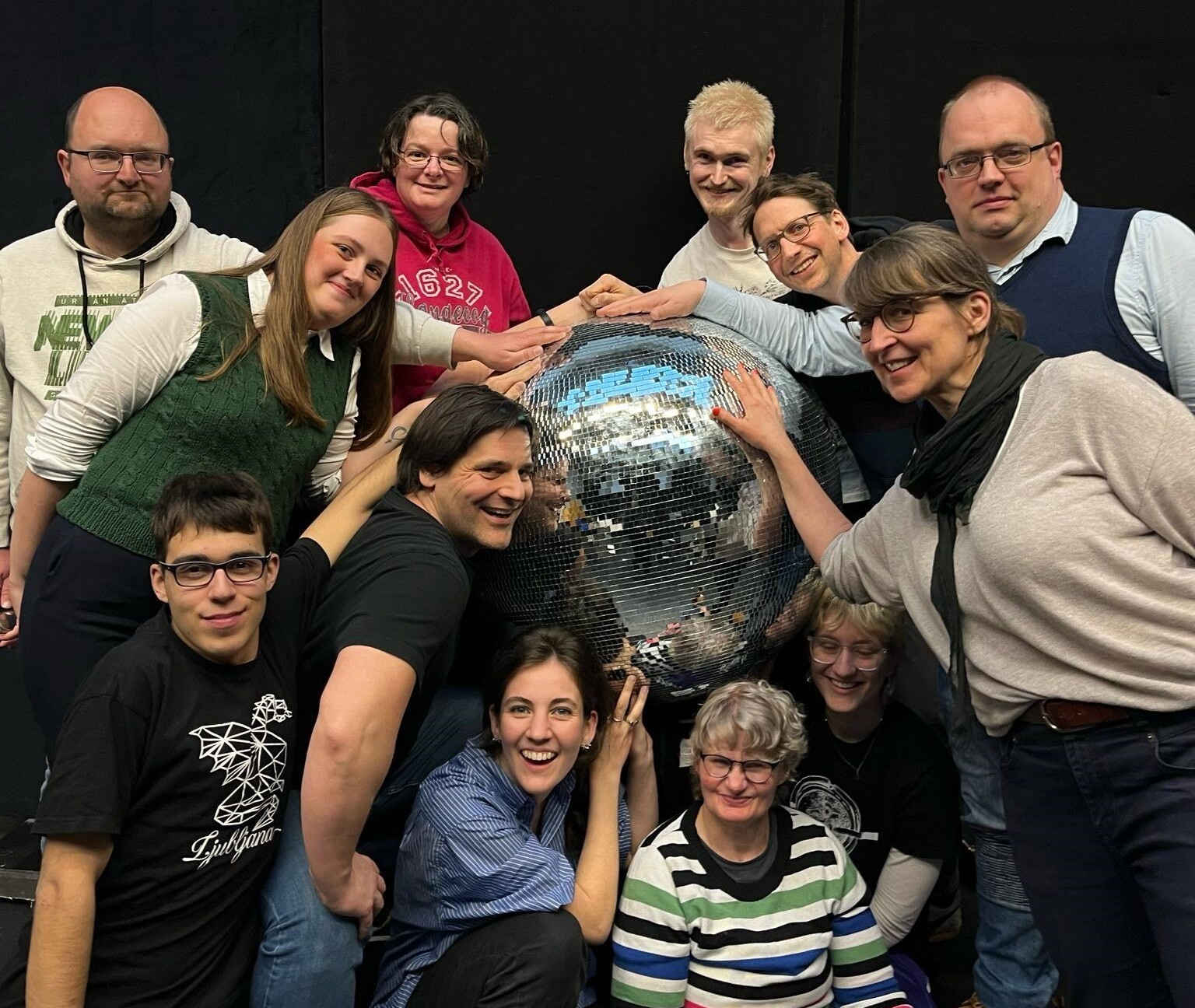 Teilnehmende des Stückes "Arsch macht mobil", Foto: Theater Lüneburg Teilnehmende des Stückes "Arsch macht mobil", Foto: Theater Lüneburg
