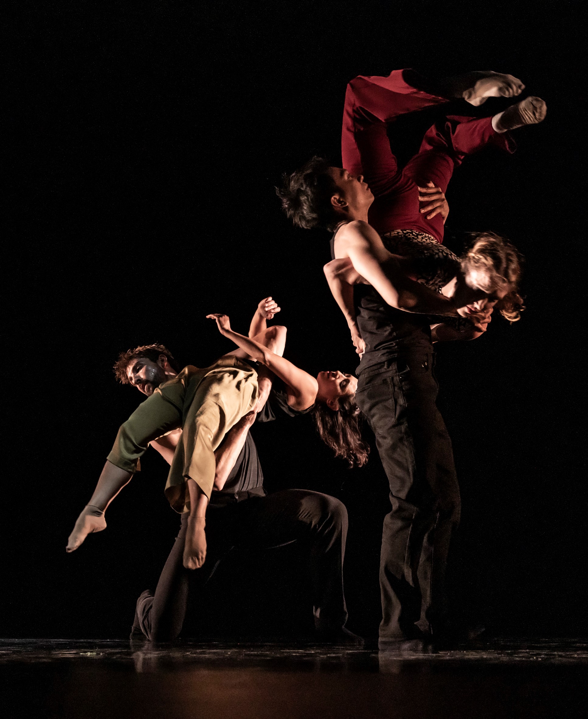 Restless| Tanzabend von Olaf Schmidt und Tiago Manquinho imTheater Lüneburg , Foto Jochen Quast   